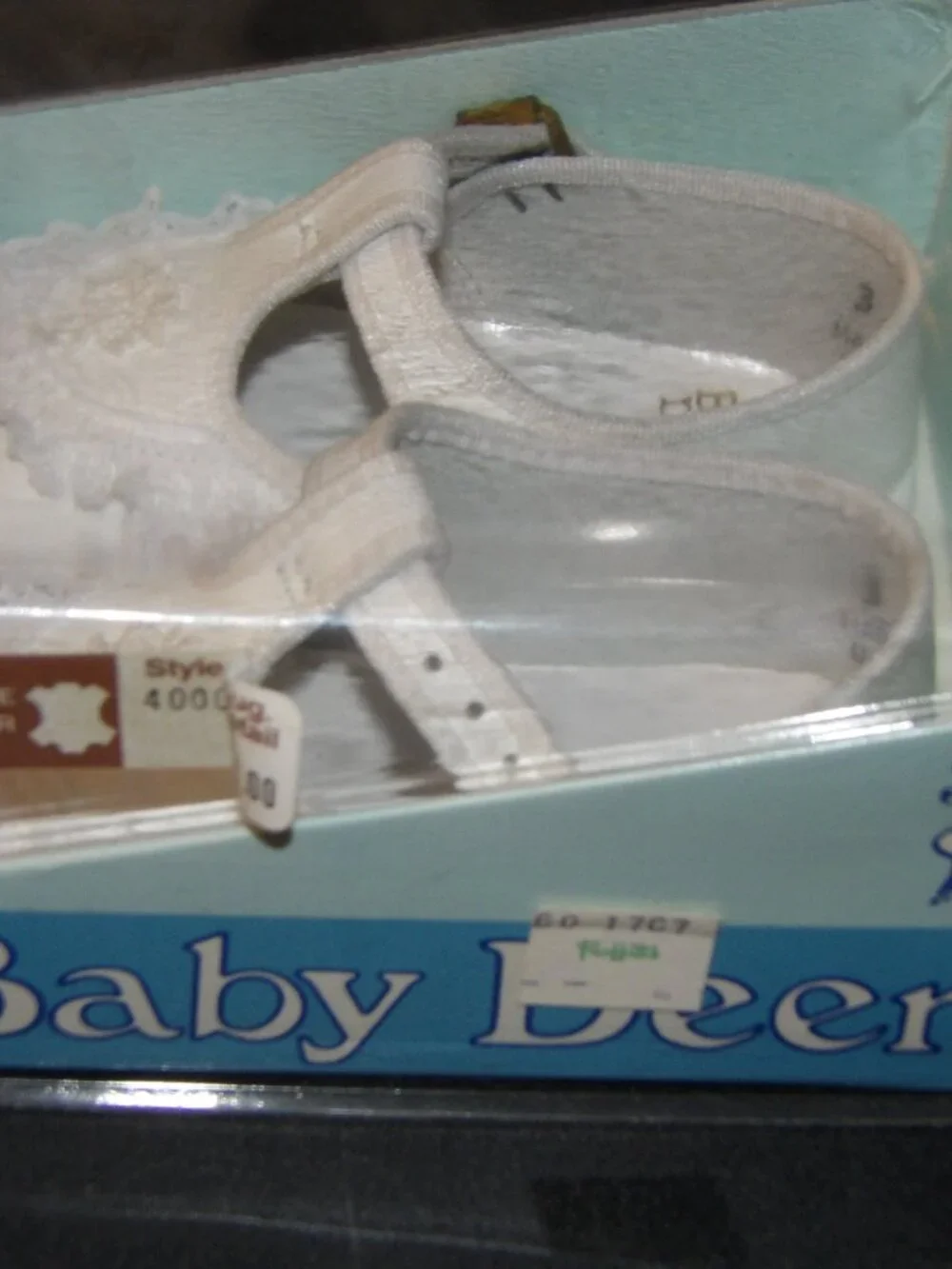 White Baby Deer Infant Baby Crib Shoes Size 3 (6-9 Months) new in box